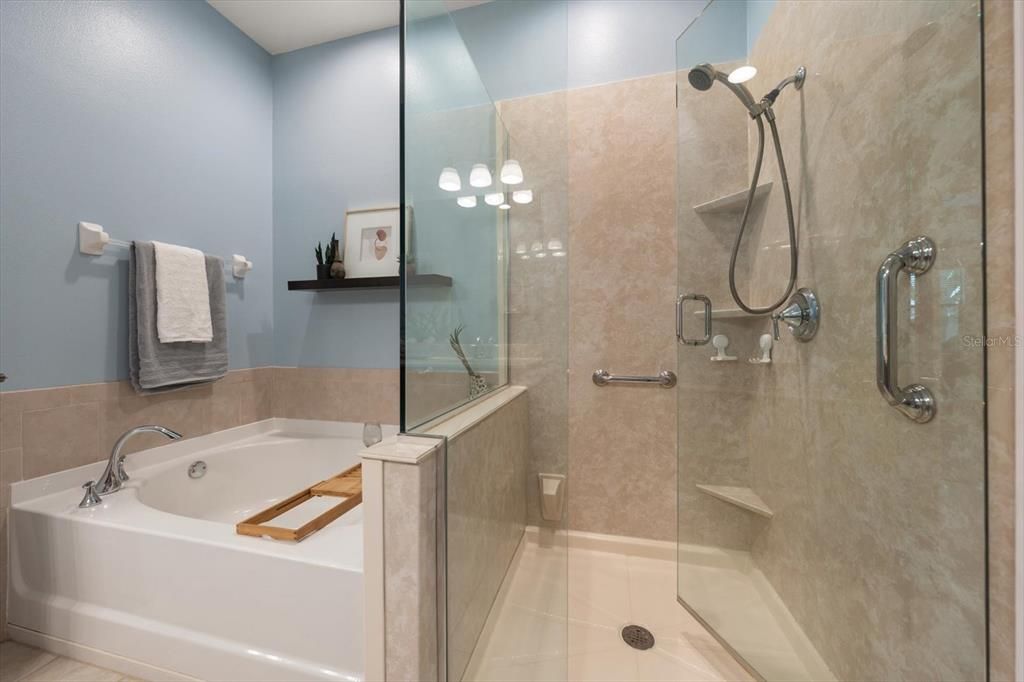 En Venta: $525,000 (3 camas, 2 baños, 2250 Pies cuadrados)