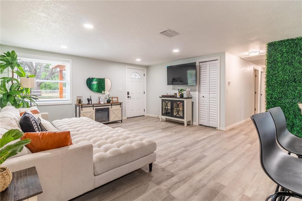 Active With Contract: $399,000 (4 beds, 2 baths, 1600 Square Feet)