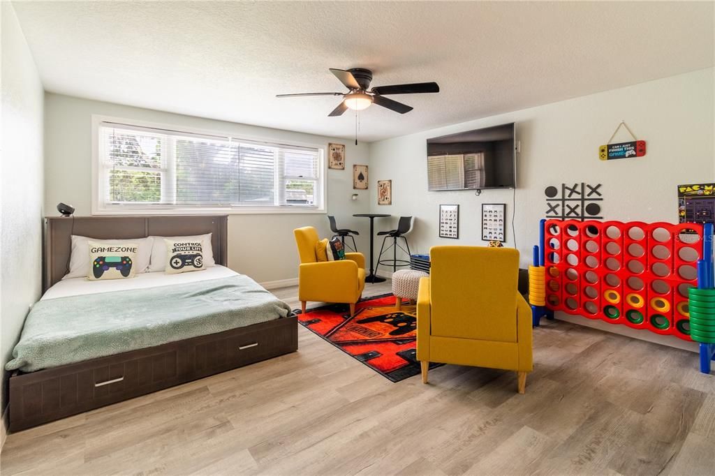 Active With Contract: $399,000 (4 beds, 2 baths, 1600 Square Feet)