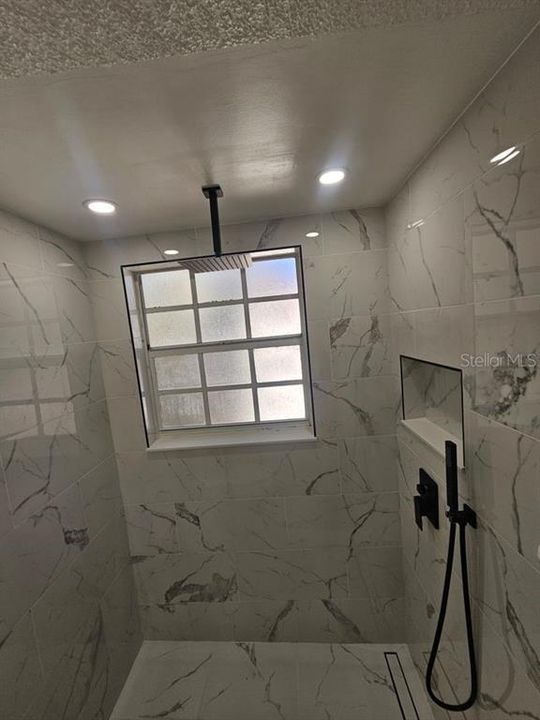 For Sale: $249,900 (2 beds, 2 baths, 1394 Square Feet)