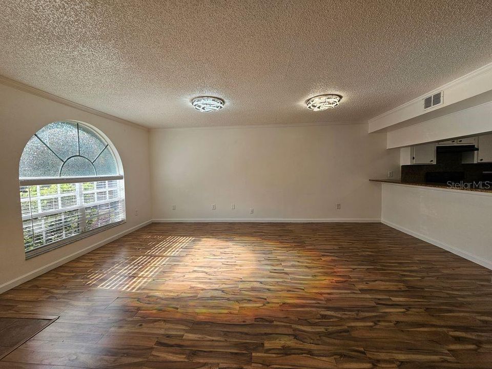 For Sale: $249,900 (2 beds, 2 baths, 1394 Square Feet)