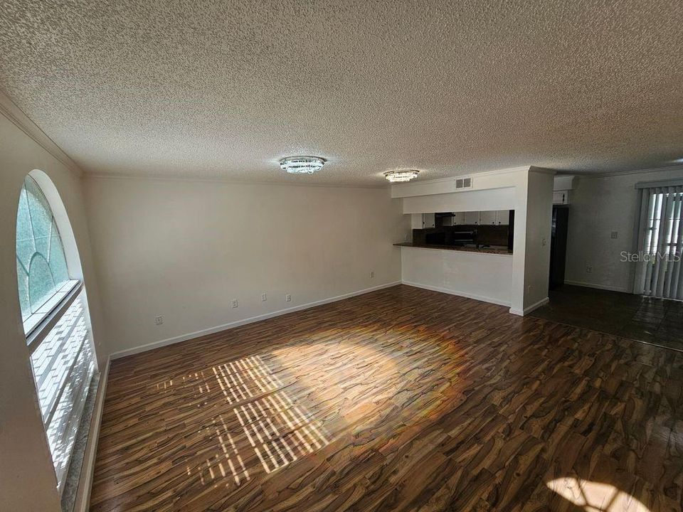 For Sale: $249,900 (2 beds, 2 baths, 1394 Square Feet)