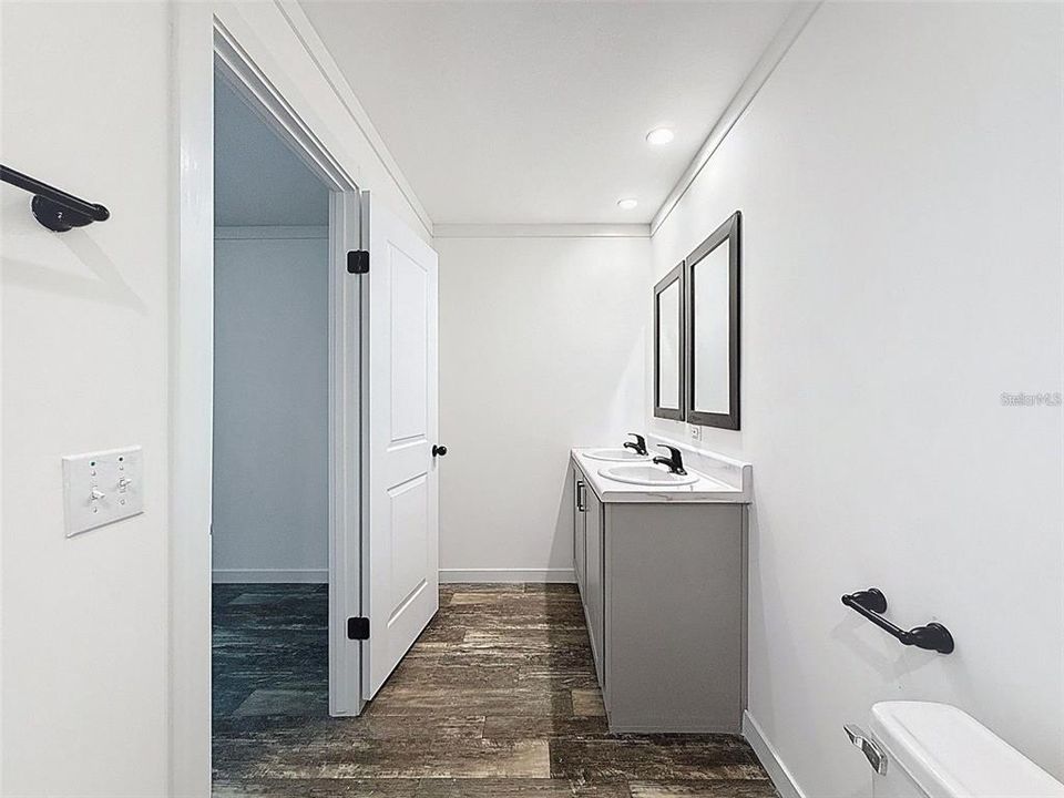 For Sale: $225,000 (3 beds, 2 baths, 1493 Square Feet)