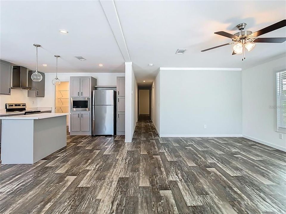 For Sale: $225,000 (3 beds, 2 baths, 1493 Square Feet)