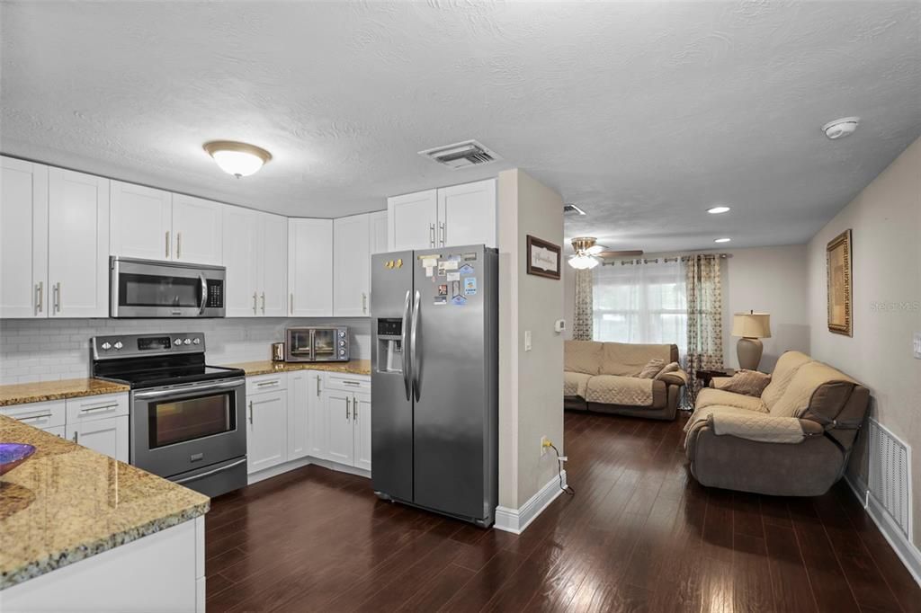 For Sale: $368,000 (3 beds, 2 baths, 1680 Square Feet)