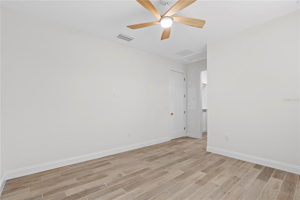 For Rent: $2,450 (1 beds, 1 baths, 685 Square Feet)