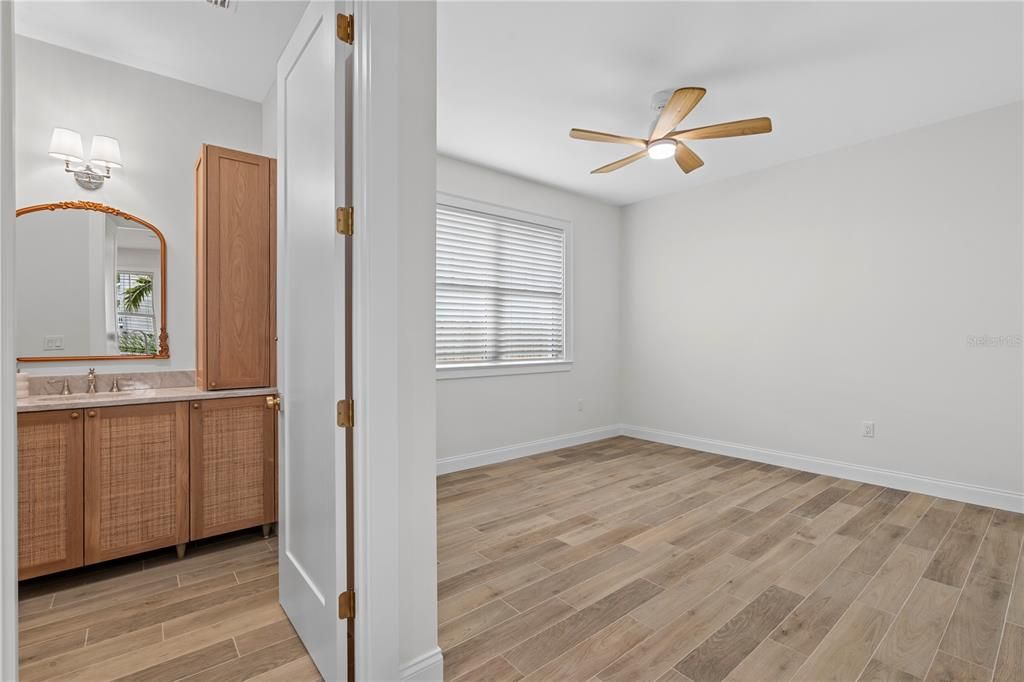 For Rent: $2,450 (1 beds, 1 baths, 685 Square Feet)