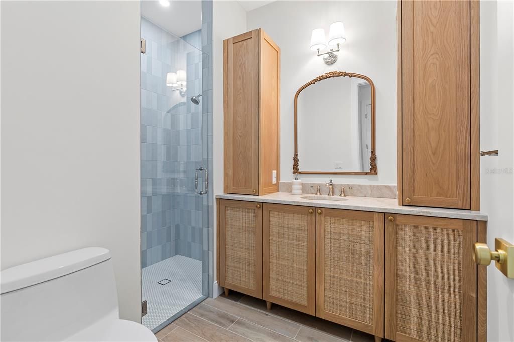 For Rent: $2,450 (1 beds, 1 baths, 685 Square Feet)