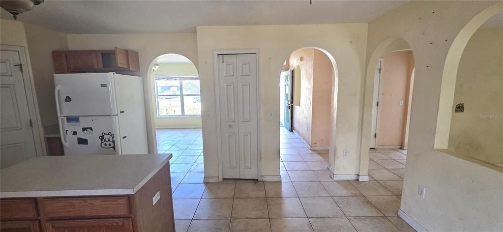 En Venta: $213,000 (4 camas, 2 baños, 2200 Pies cuadrados)