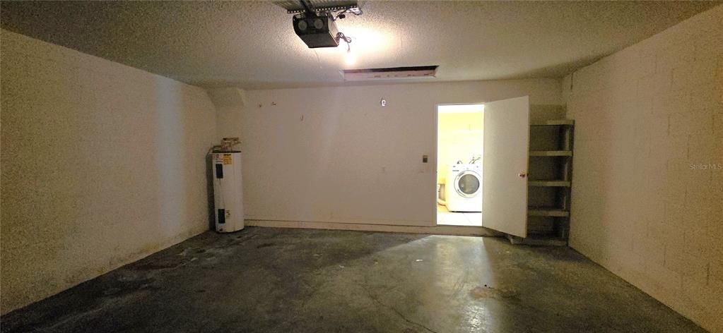 En Venta: $213,000 (4 camas, 2 baños, 2200 Pies cuadrados)