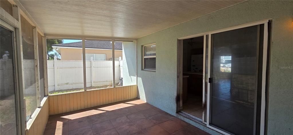 En Venta: $213,000 (4 camas, 2 baños, 2200 Pies cuadrados)