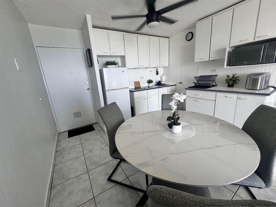 For Sale: $247,500 (1 beds, 1 baths, 623 Square Feet)