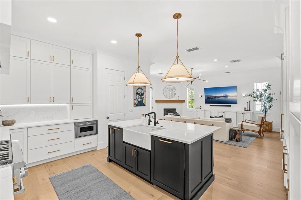 На продажу: $1,399,000 (4 спален, 3 ванн, 3123 Квадратных фут)