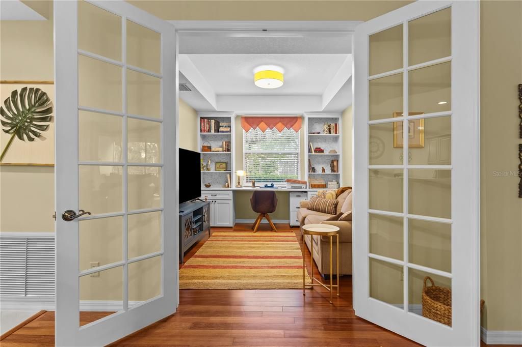 For Sale: $310,000 (2 beds, 2 baths, 1652 Square Feet)
