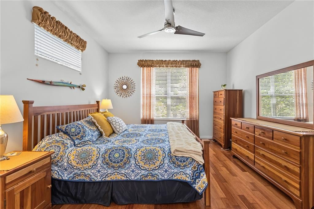 For Sale: $310,000 (2 beds, 2 baths, 1652 Square Feet)