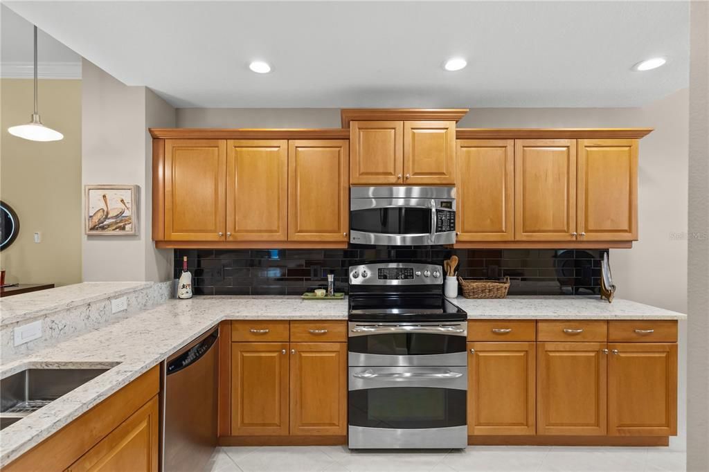 For Sale: $310,000 (2 beds, 2 baths, 1652 Square Feet)