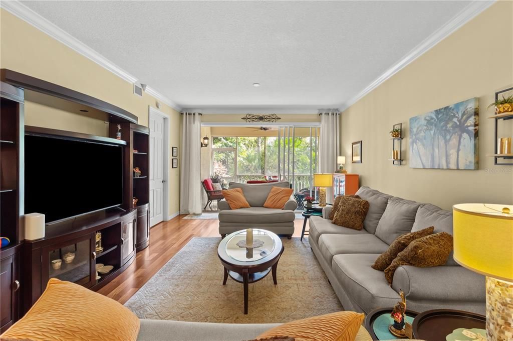 For Sale: $310,000 (2 beds, 2 baths, 1652 Square Feet)