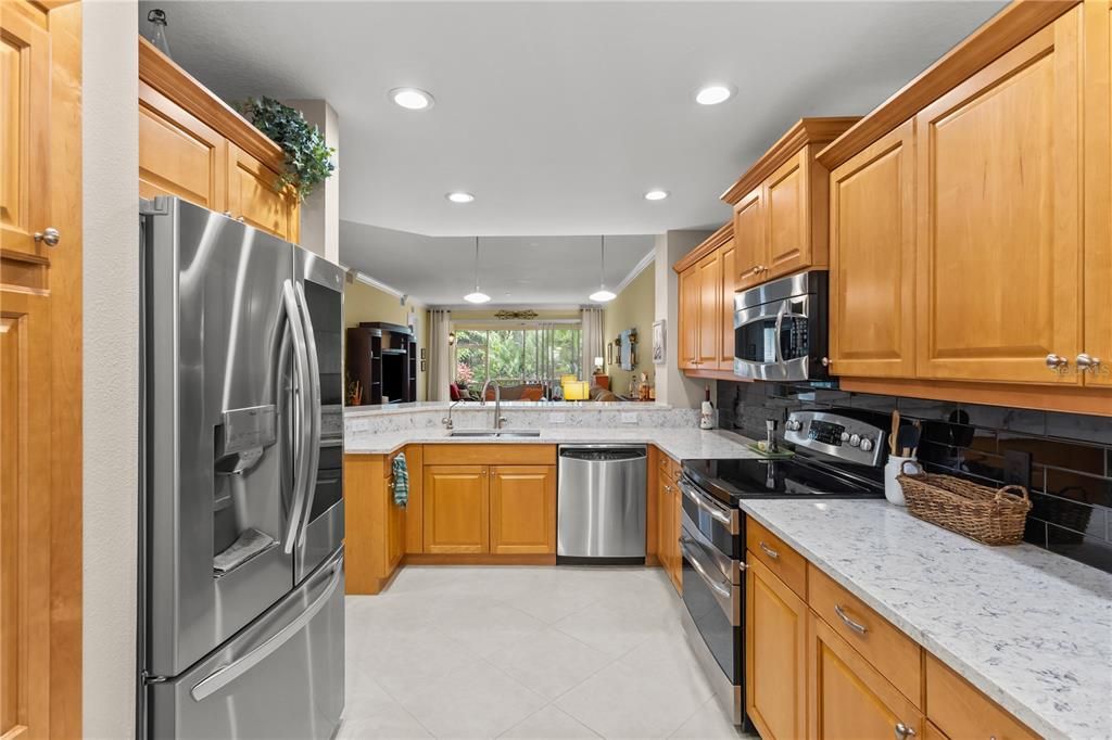 For Sale: $310,000 (2 beds, 2 baths, 1652 Square Feet)