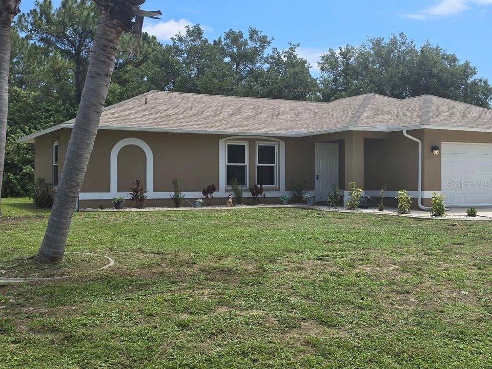 For Sale: $259,900 (3 beds, 2 baths, 1245 Square Feet)