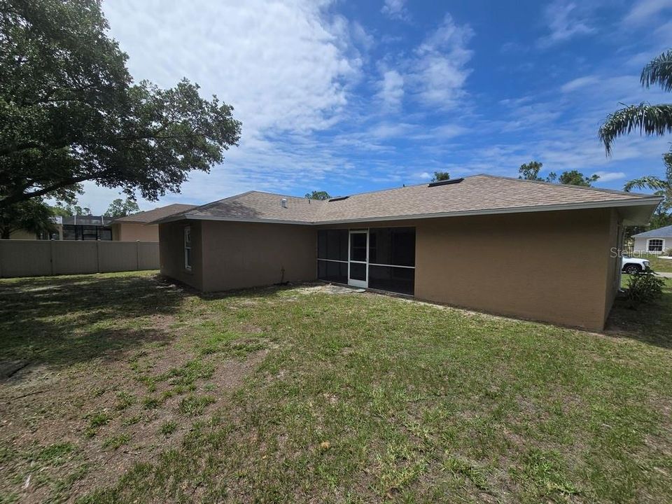 For Sale: $259,900 (3 beds, 2 baths, 1245 Square Feet)