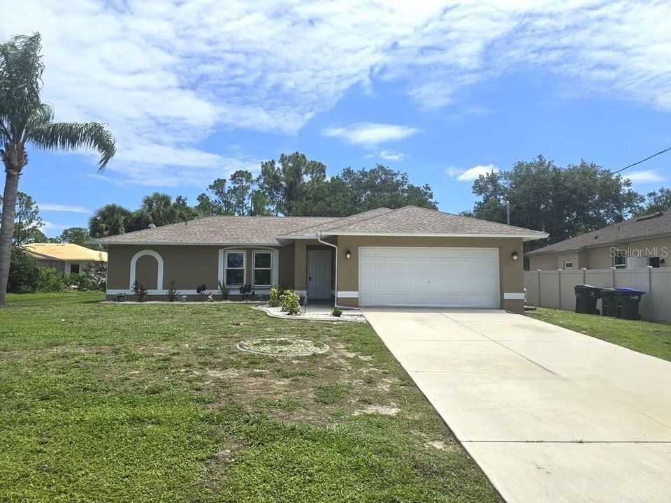 For Sale: $259,900 (3 beds, 2 baths, 1245 Square Feet)