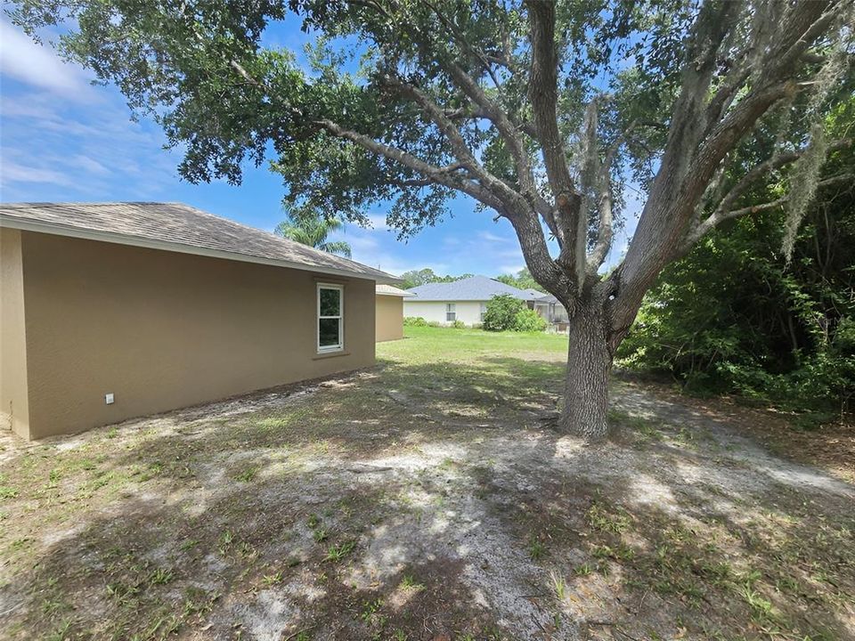 Activo con contrato: $259,900 (3 camas, 2 baños, 1245 Pies cuadrados)