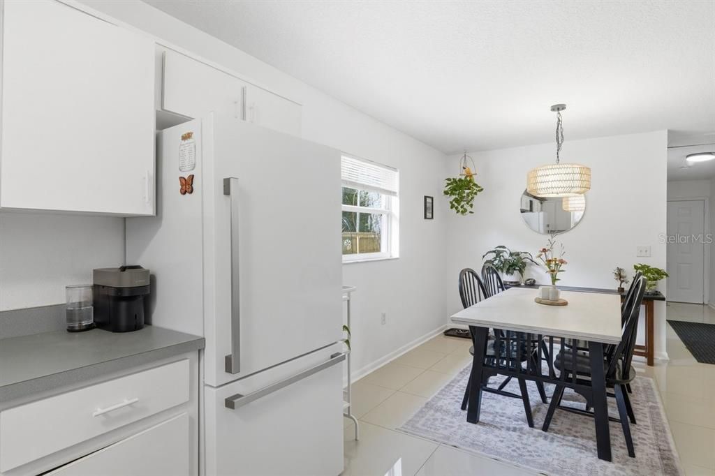 For Sale: $220,000 (2 beds, 1 baths, 962 Square Feet)