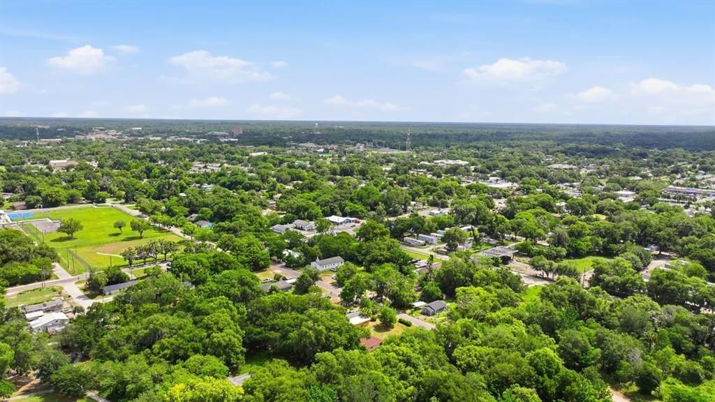 For Sale: $220,000 (2 beds, 1 baths, 962 Square Feet)