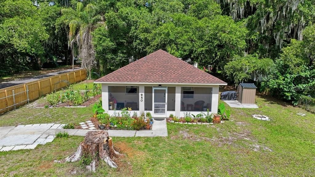 For Sale: $220,000 (2 beds, 1 baths, 962 Square Feet)