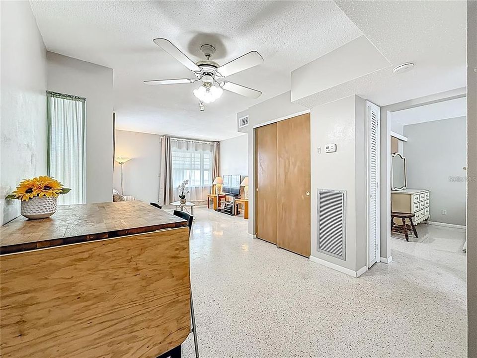 For Rent: $1,395 (2 beds, 1 baths, 764 Square Feet)