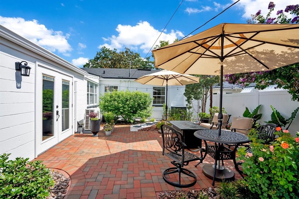 For Sale: $520,000 (4 beds, 2 baths, 2100 Square Feet)