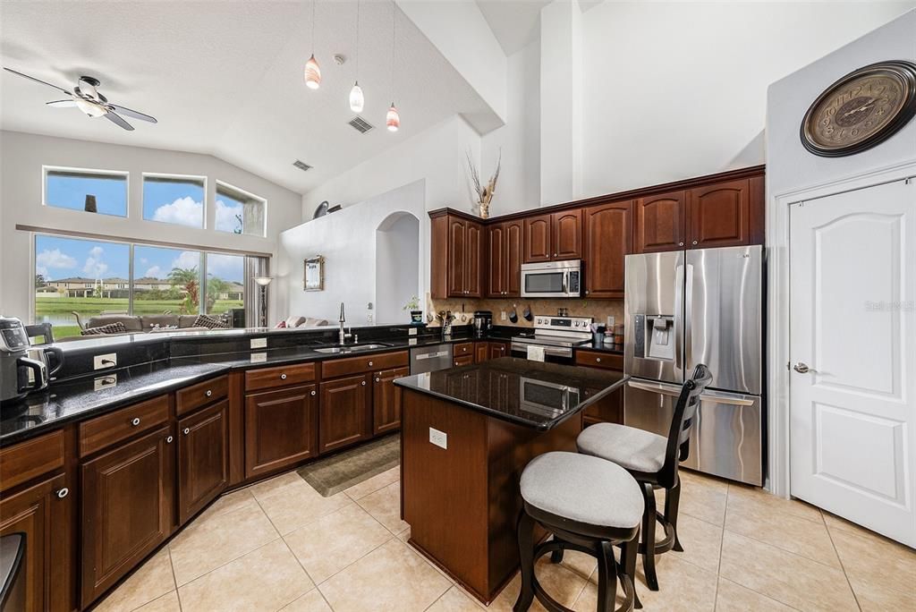 For Sale: $525,000 (4 beds, 3 baths, 2626 Square Feet)