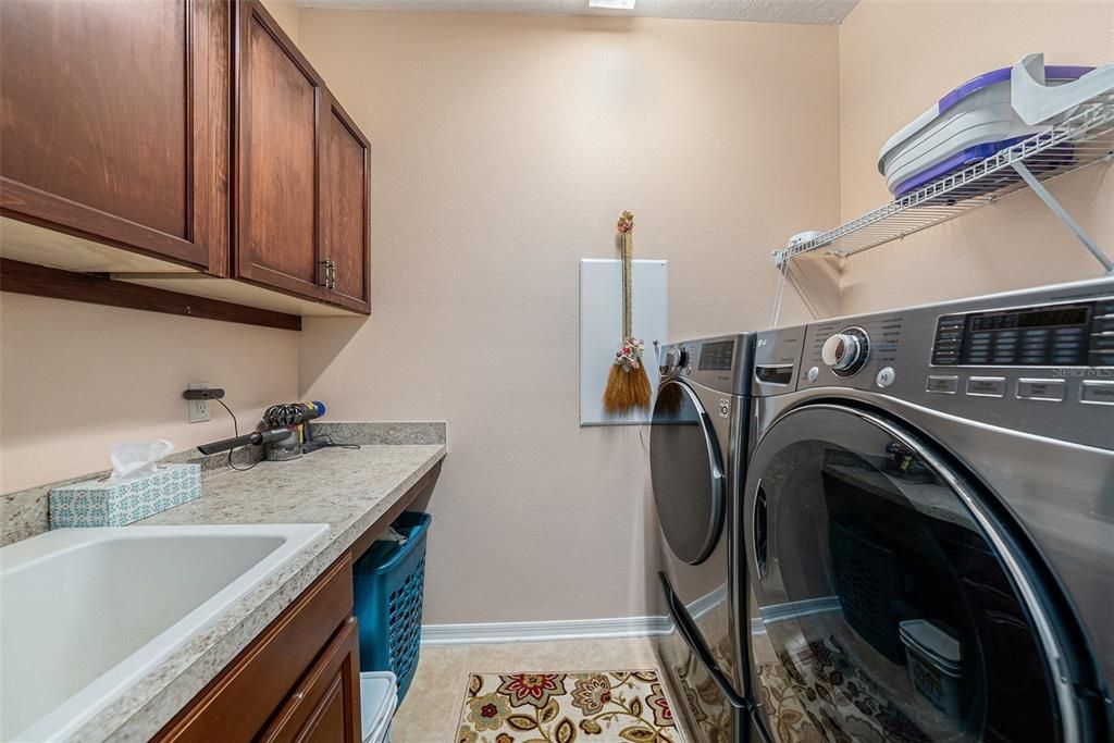 For Sale: $525,000 (4 beds, 3 baths, 2626 Square Feet)