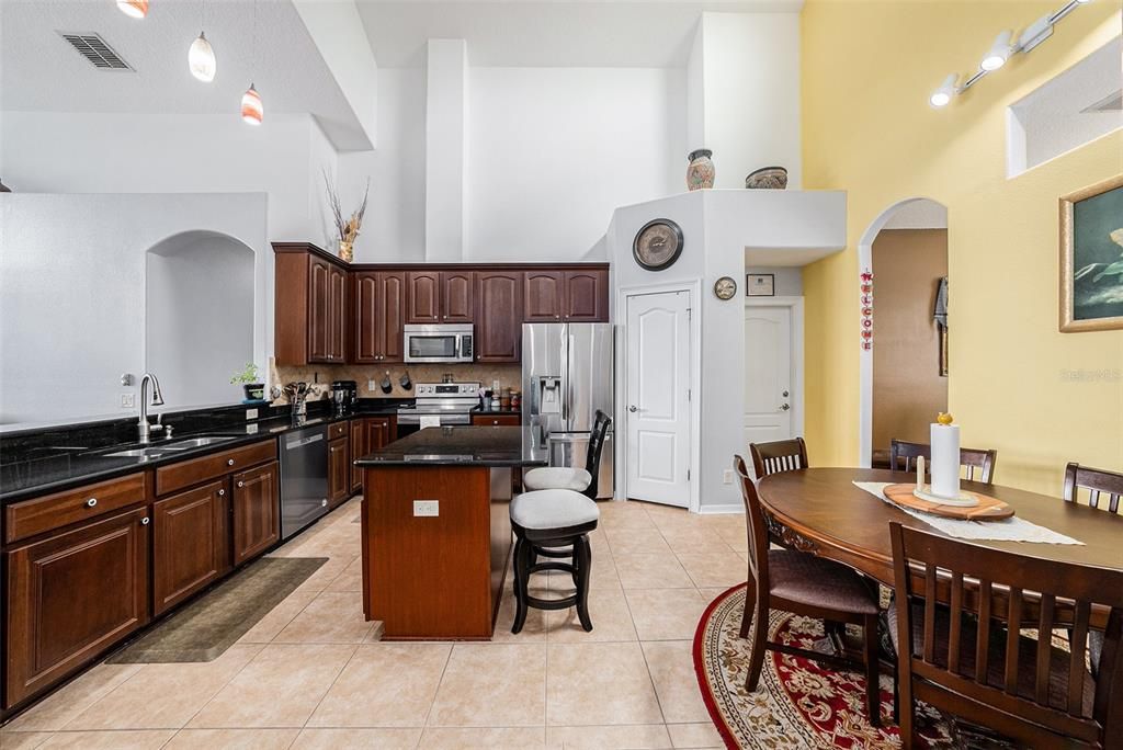 For Sale: $525,000 (4 beds, 3 baths, 2626 Square Feet)