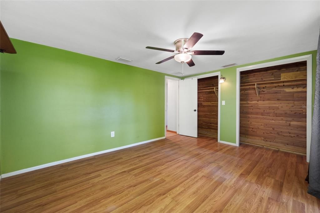 Active With Contract: $195,000 (2 beds, 2 baths, 1068 Square Feet)