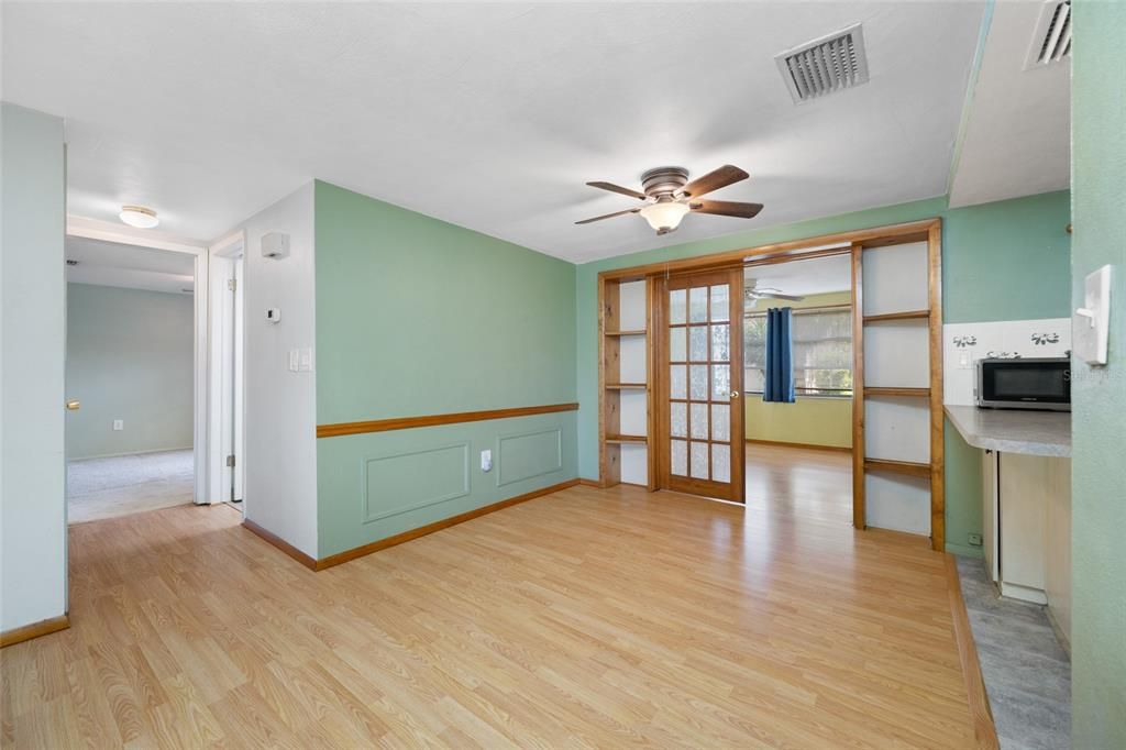 Active With Contract: $195,000 (2 beds, 2 baths, 1068 Square Feet)