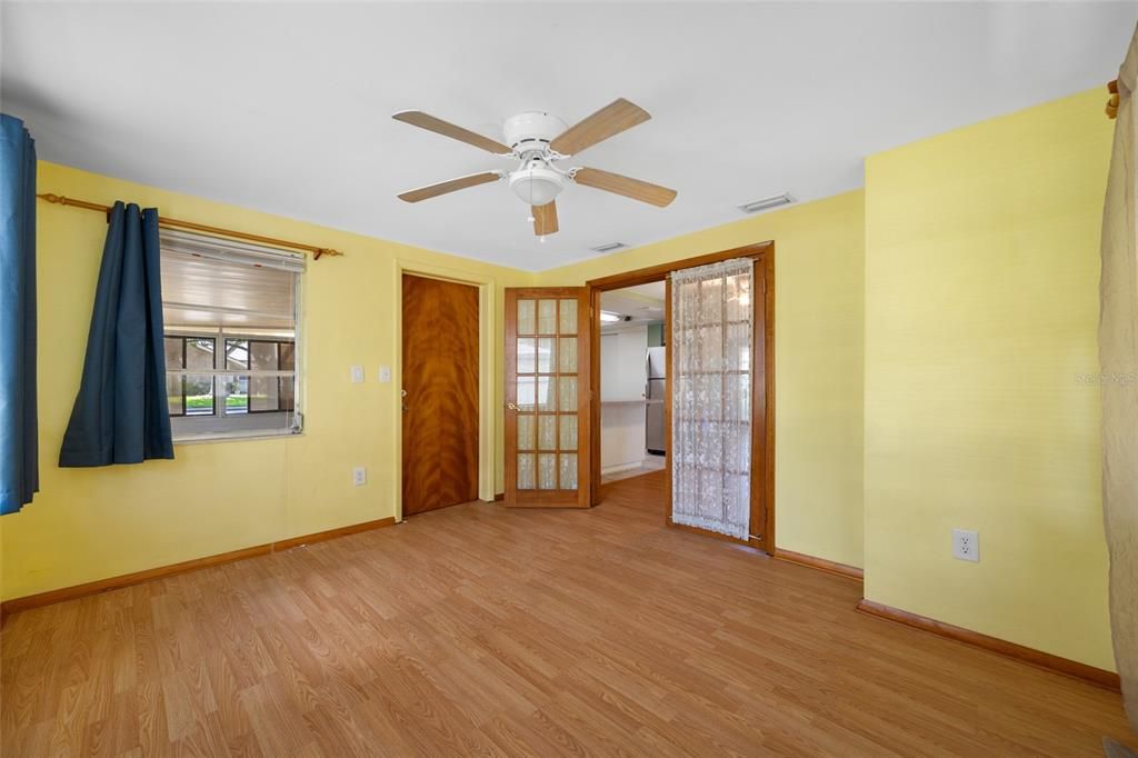 Active With Contract: $195,000 (2 beds, 2 baths, 1068 Square Feet)