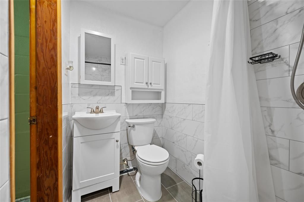 Active With Contract: $195,000 (2 beds, 2 baths, 1068 Square Feet)