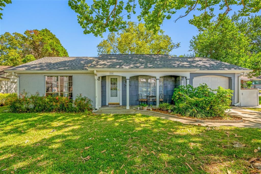 Active With Contract: $195,000 (2 beds, 2 baths, 1068 Square Feet)
