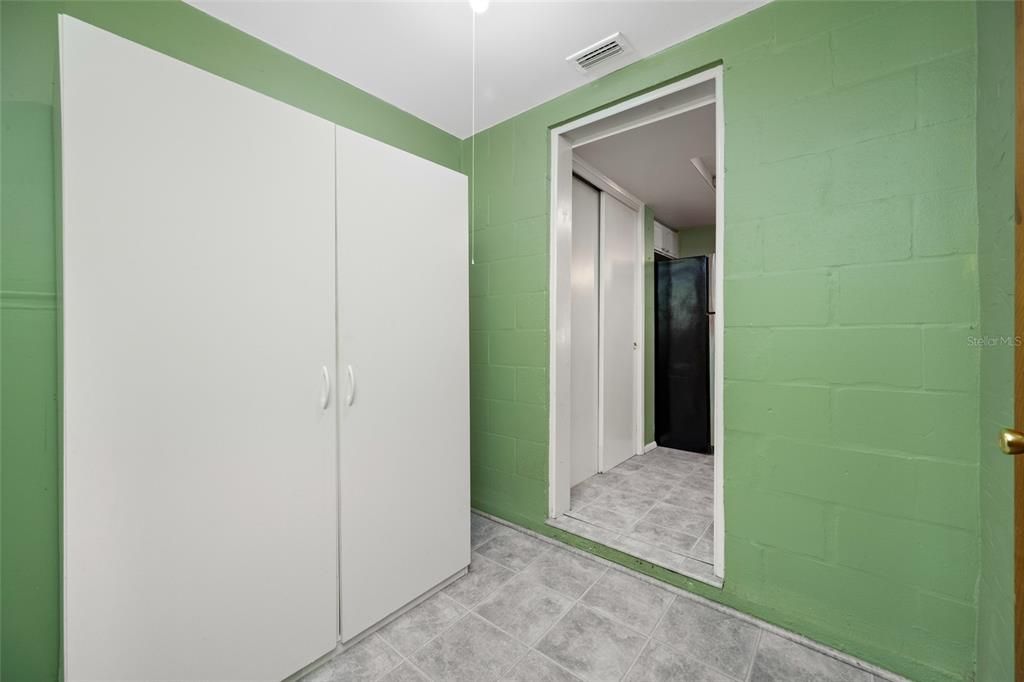 Active With Contract: $195,000 (2 beds, 2 baths, 1068 Square Feet)