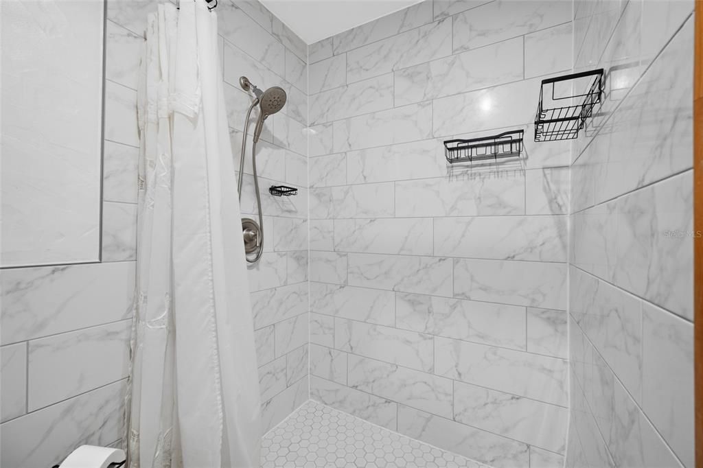 Active With Contract: $195,000 (2 beds, 2 baths, 1068 Square Feet)