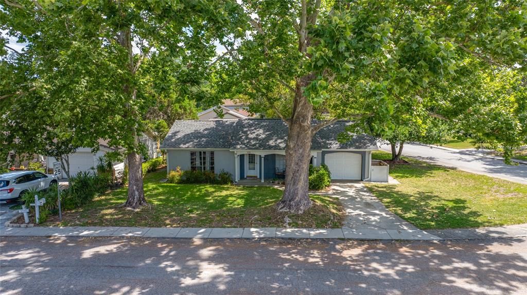 Active With Contract: $195,000 (2 beds, 2 baths, 1068 Square Feet)
