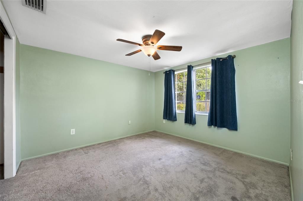 Active With Contract: $195,000 (2 beds, 2 baths, 1068 Square Feet)