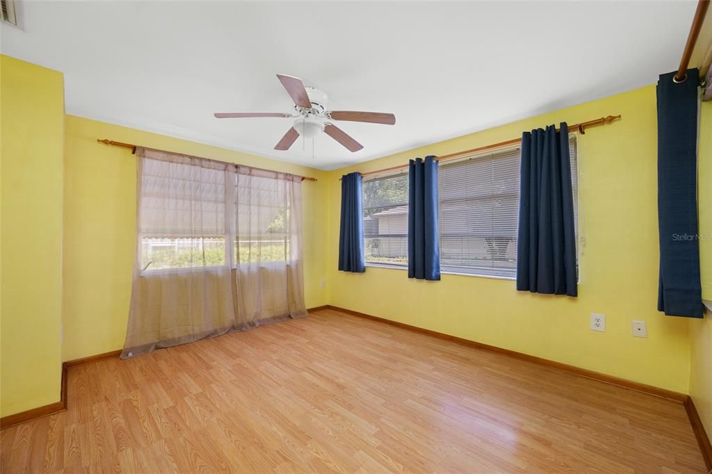 Active With Contract: $195,000 (2 beds, 2 baths, 1068 Square Feet)