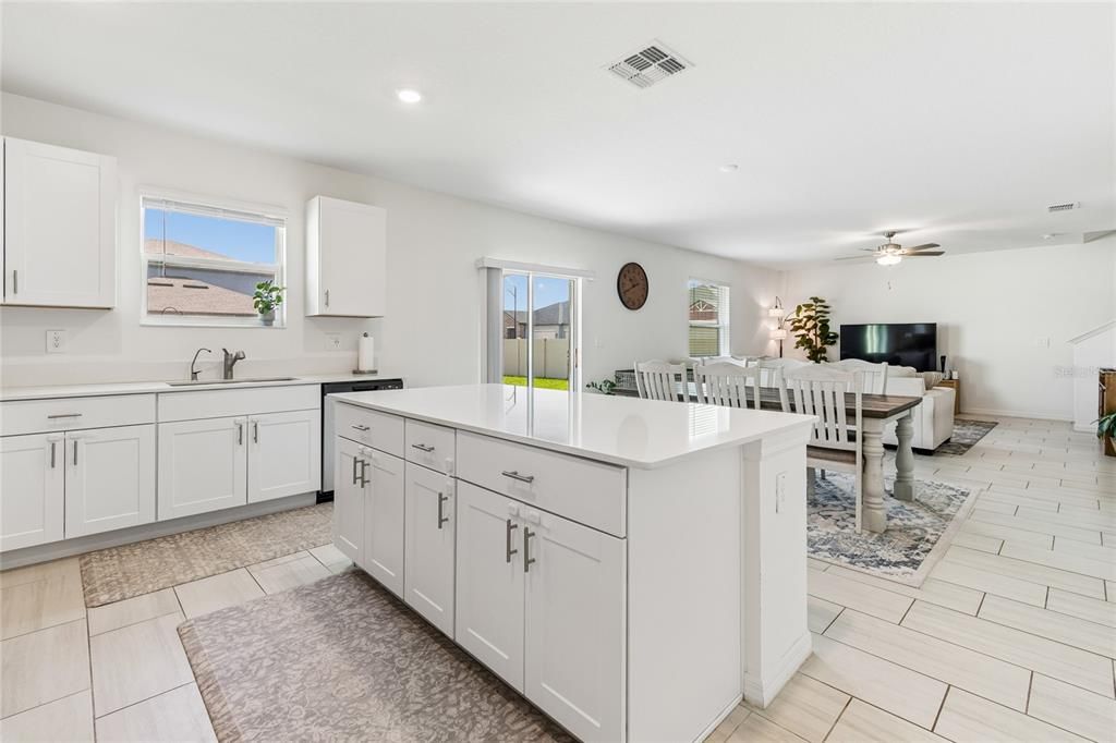 For Sale: $465,000 (4 beds, 2 baths, 2584 Square Feet)