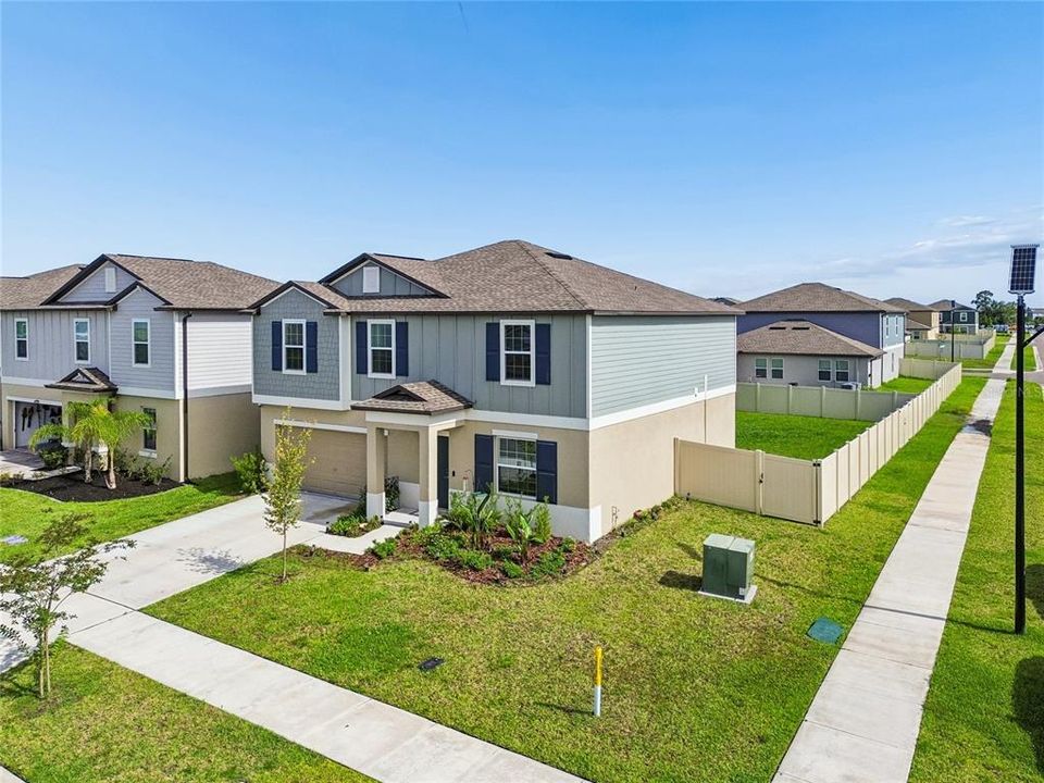 For Sale: $465,000 (4 beds, 2 baths, 2584 Square Feet)
