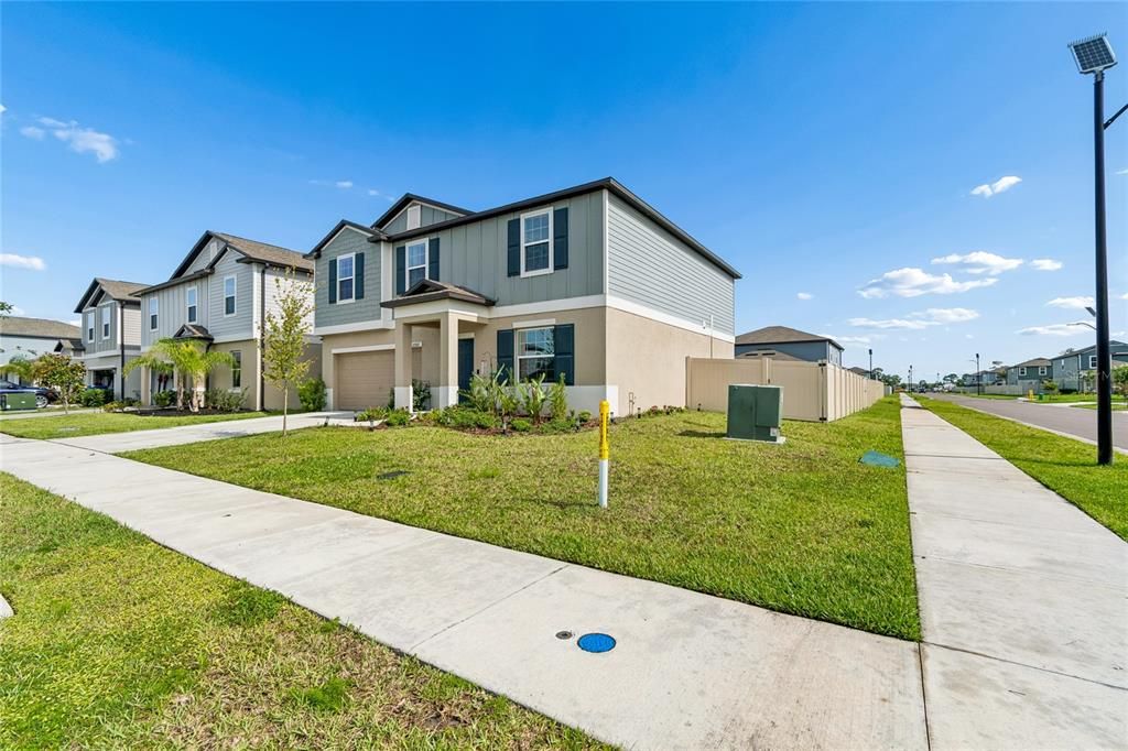 For Sale: $465,000 (4 beds, 2 baths, 2584 Square Feet)
