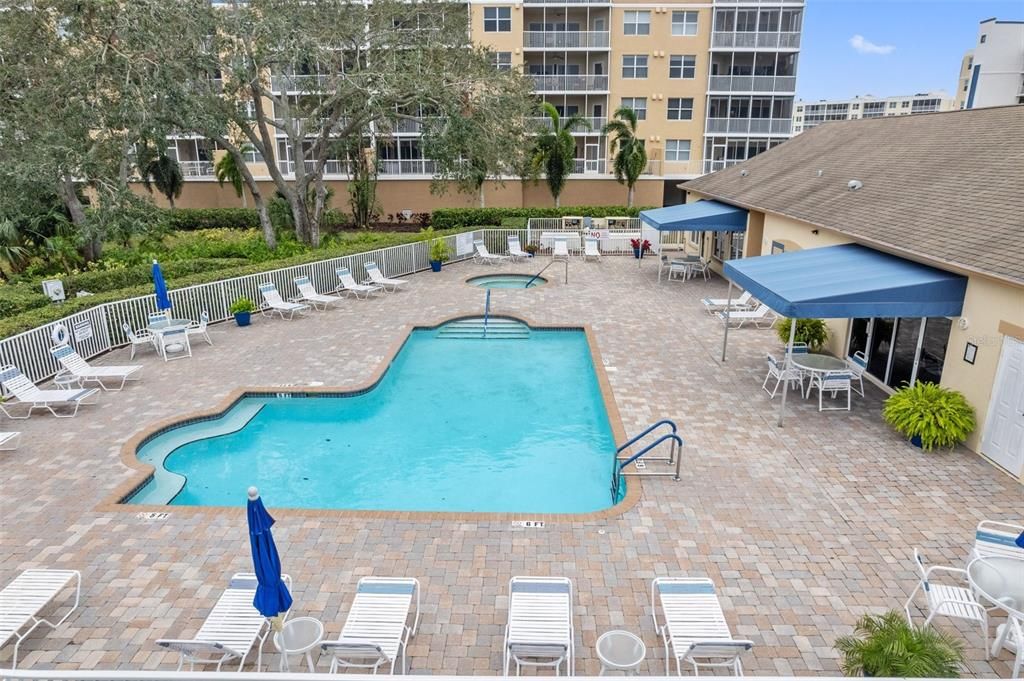 For Sale: $324,990 (2 beds, 2 baths, 1324 Square Feet)