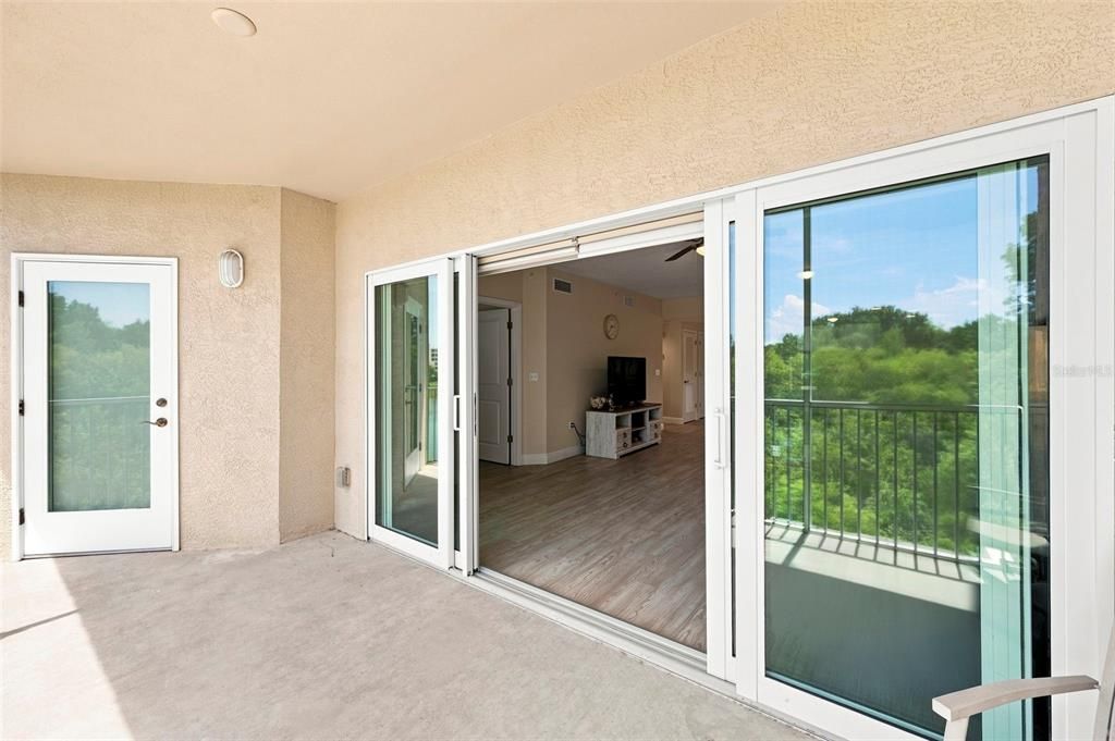 For Sale: $324,990 (2 beds, 2 baths, 1324 Square Feet)