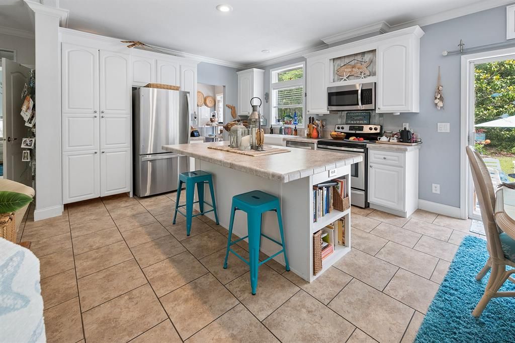 For Sale: $229,500 (3 beds, 2 baths, 1458 Square Feet)